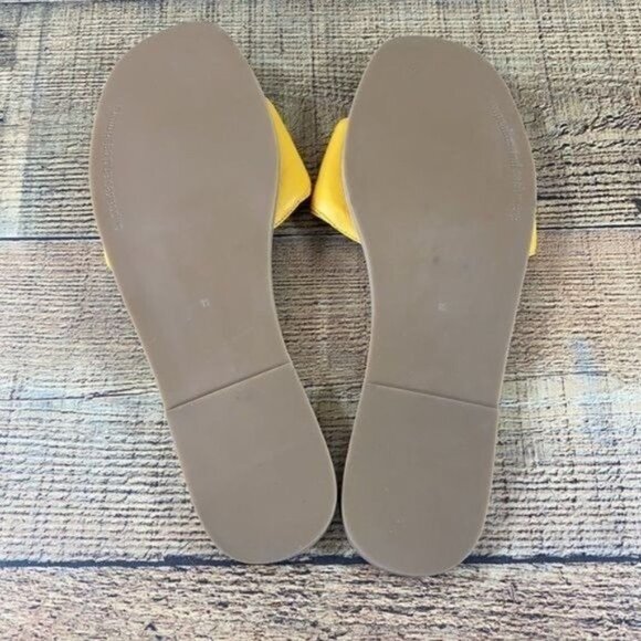 Cupcakes and‎ Cashmere Farella Slide Sandal Womens 11 M Yellow Leather Flats - Picture 7 of 8